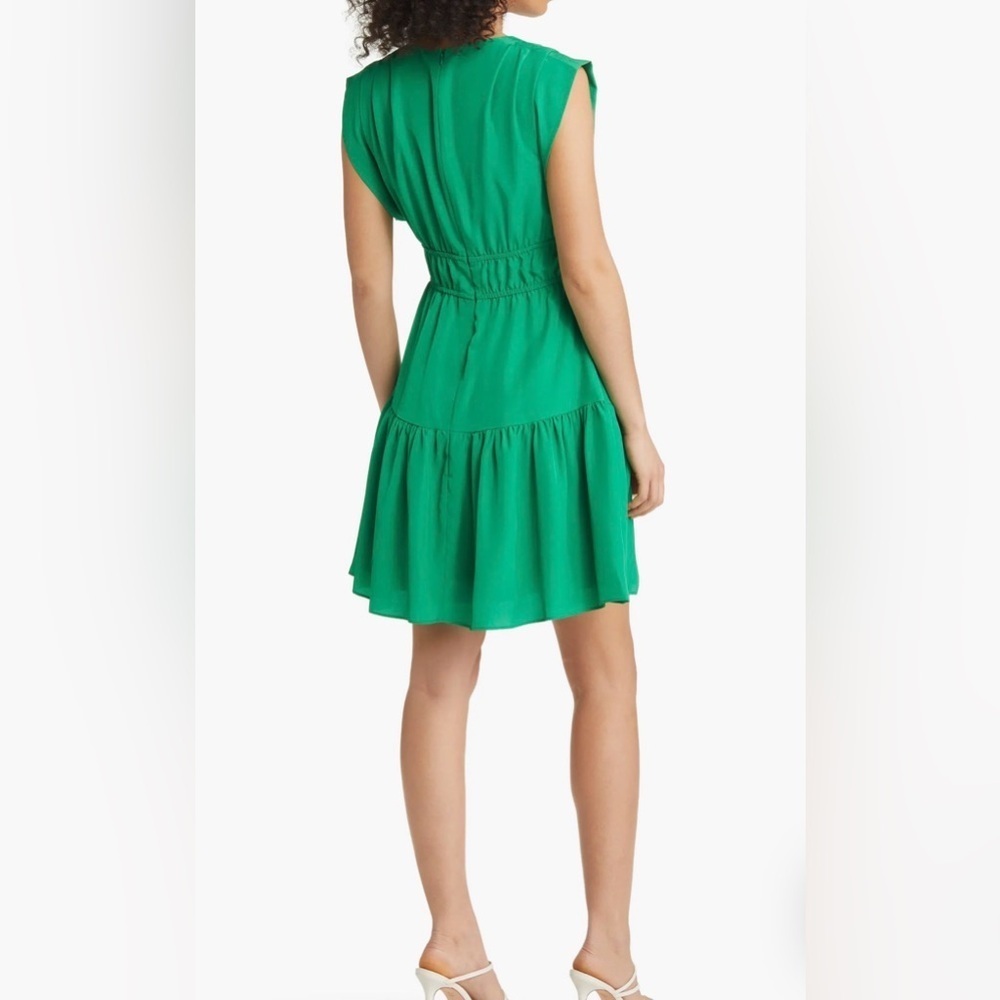 Eliza J Green V-Neck Fit & Flare Dress Women’s Size 0 Tie Waist - Picture 10 of 11